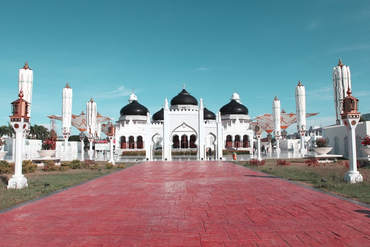 Masjid Raya Baiturrahman (Sumber: Julianto Saputra on Unsplash)