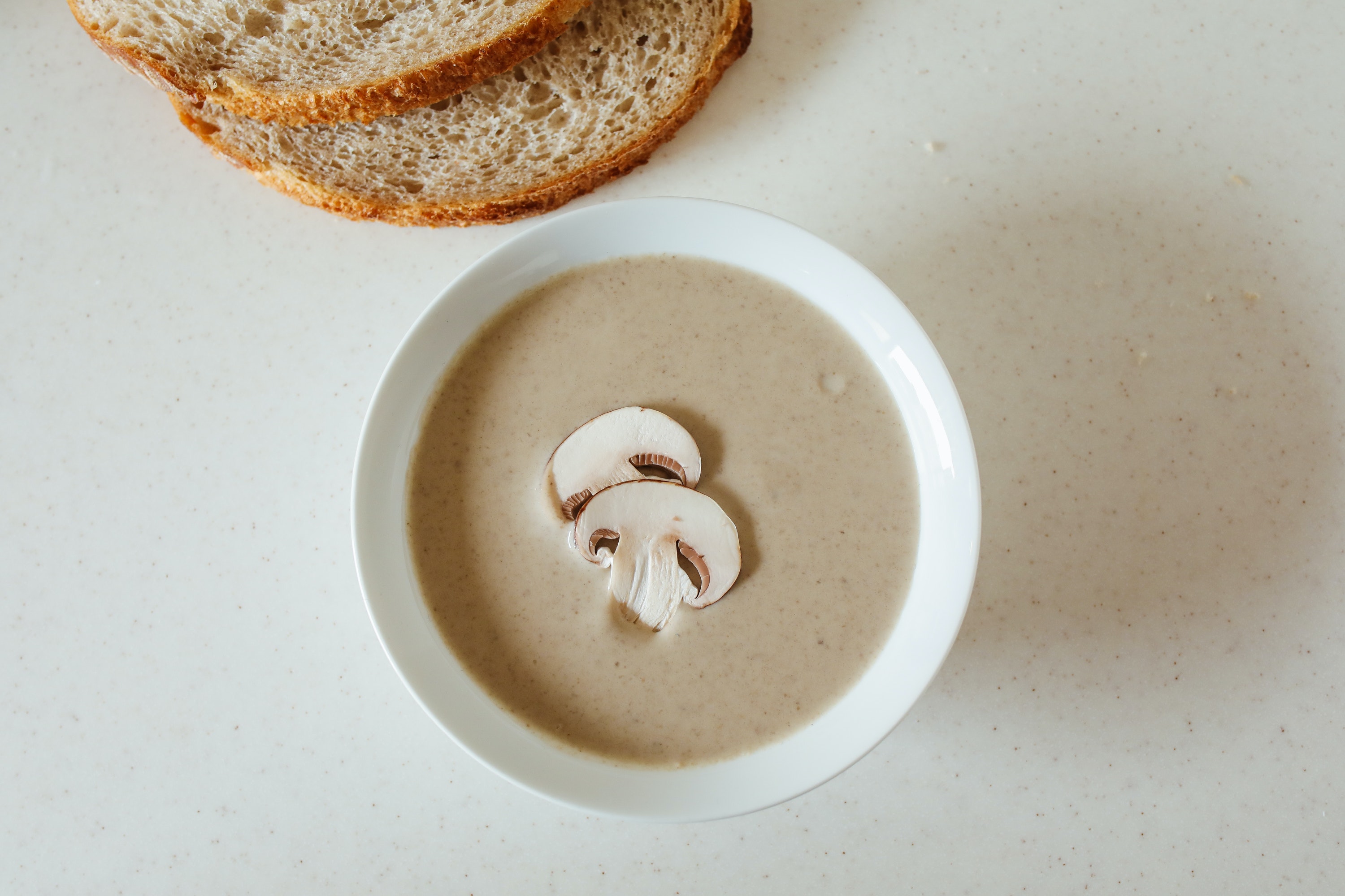 Jamur bisa diolah dalam berbagai masakan, salah satunya sup. Polina Tankilevitch- Dok. Pexels