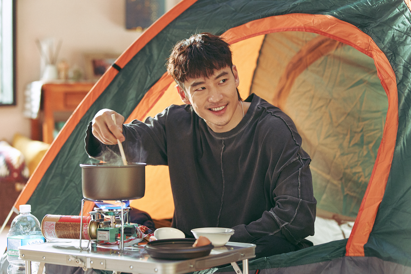 Lee Je-hoon dalam drama Korea Move to Heaven (Dok. Netflix)