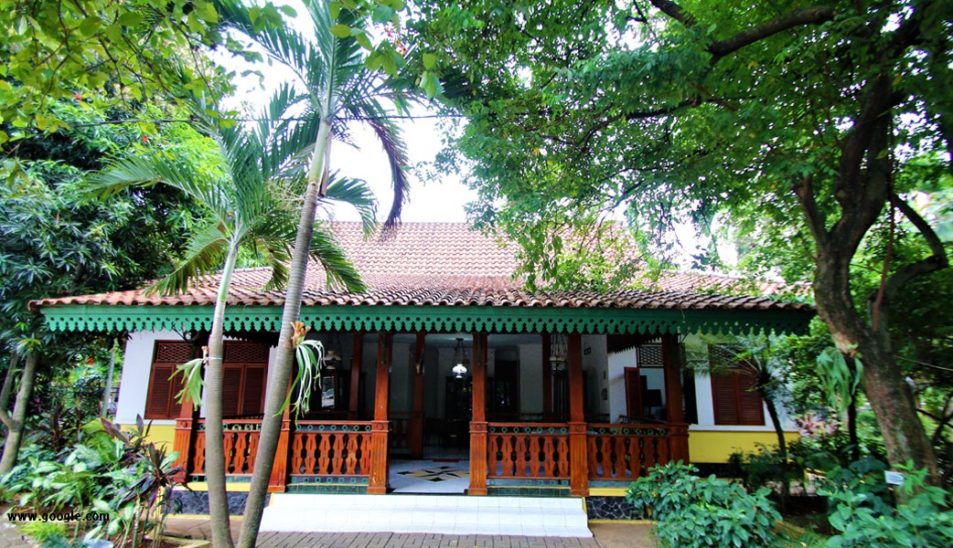 Rumah Kebaya dengan ornamen Gigi Balang (Dok. jakarta-tourism.go.id)