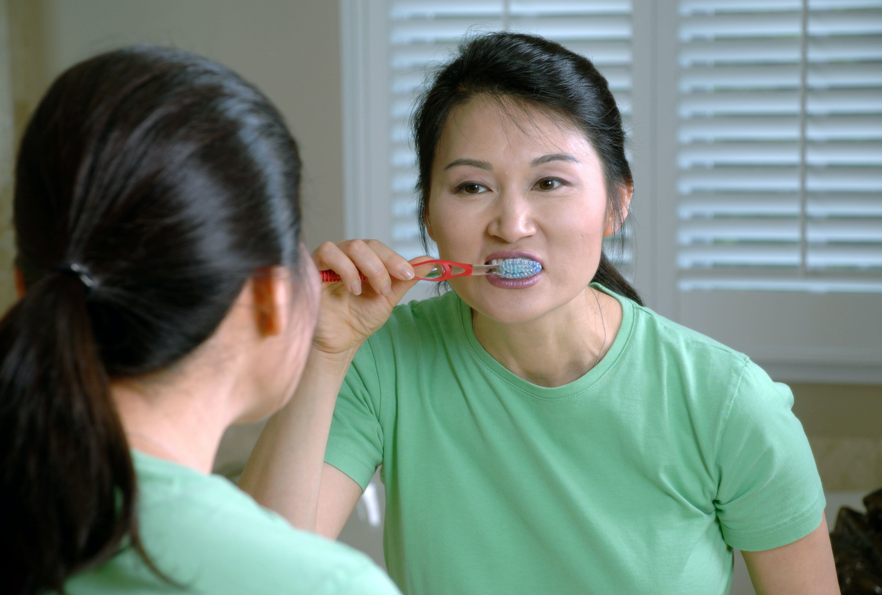 Ilustrasi menggosok gigi. (Dok. National Cancer Institute dari Unsplash)