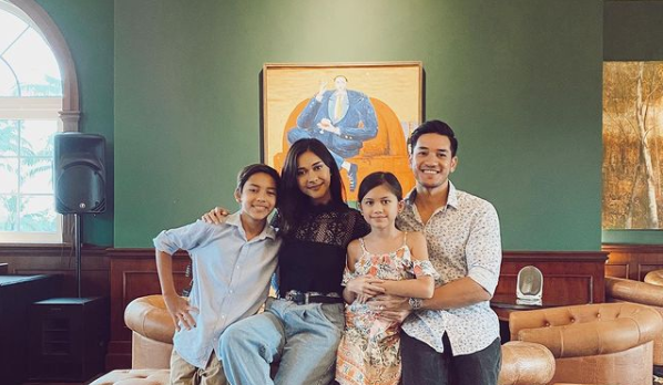 Nana Mirdad dan keluarga (Dok. Nana Mirdad/Instagram)