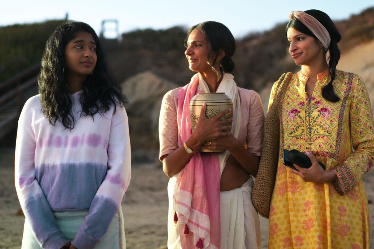 Devi, Nalini, dan Kamala  Vishwakumar. (Dok. Netflix)