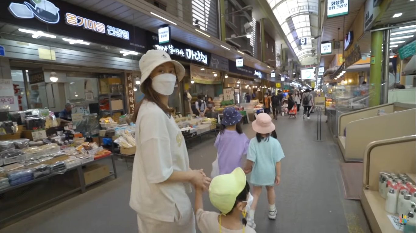 Mangwon Market (Dok. Youtube Kimbap Family)
