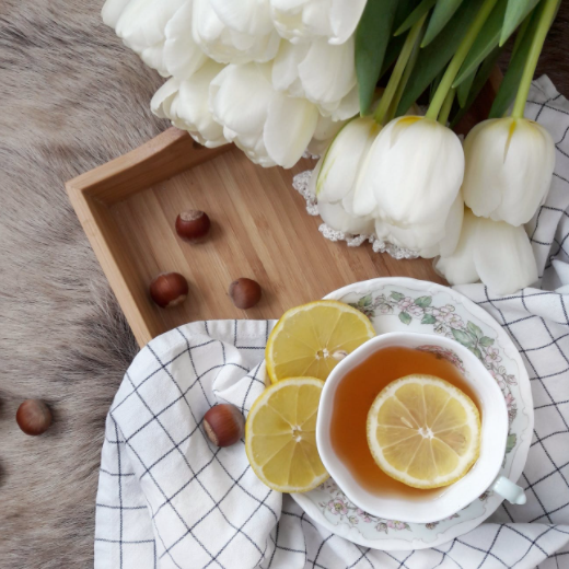 Lemon balm biasanya diracik menjadi minuman sejenis teh (Dok. Lisa/Pexels)