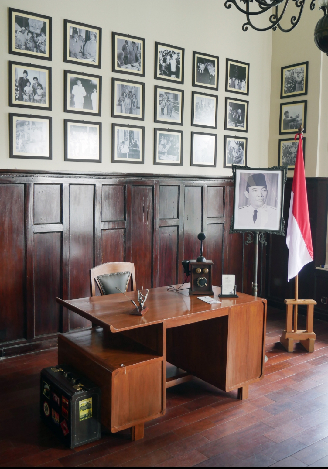 Kantor Bung Karno (dok. The Phoenix Hotel Yogyakarta-Mgallery)