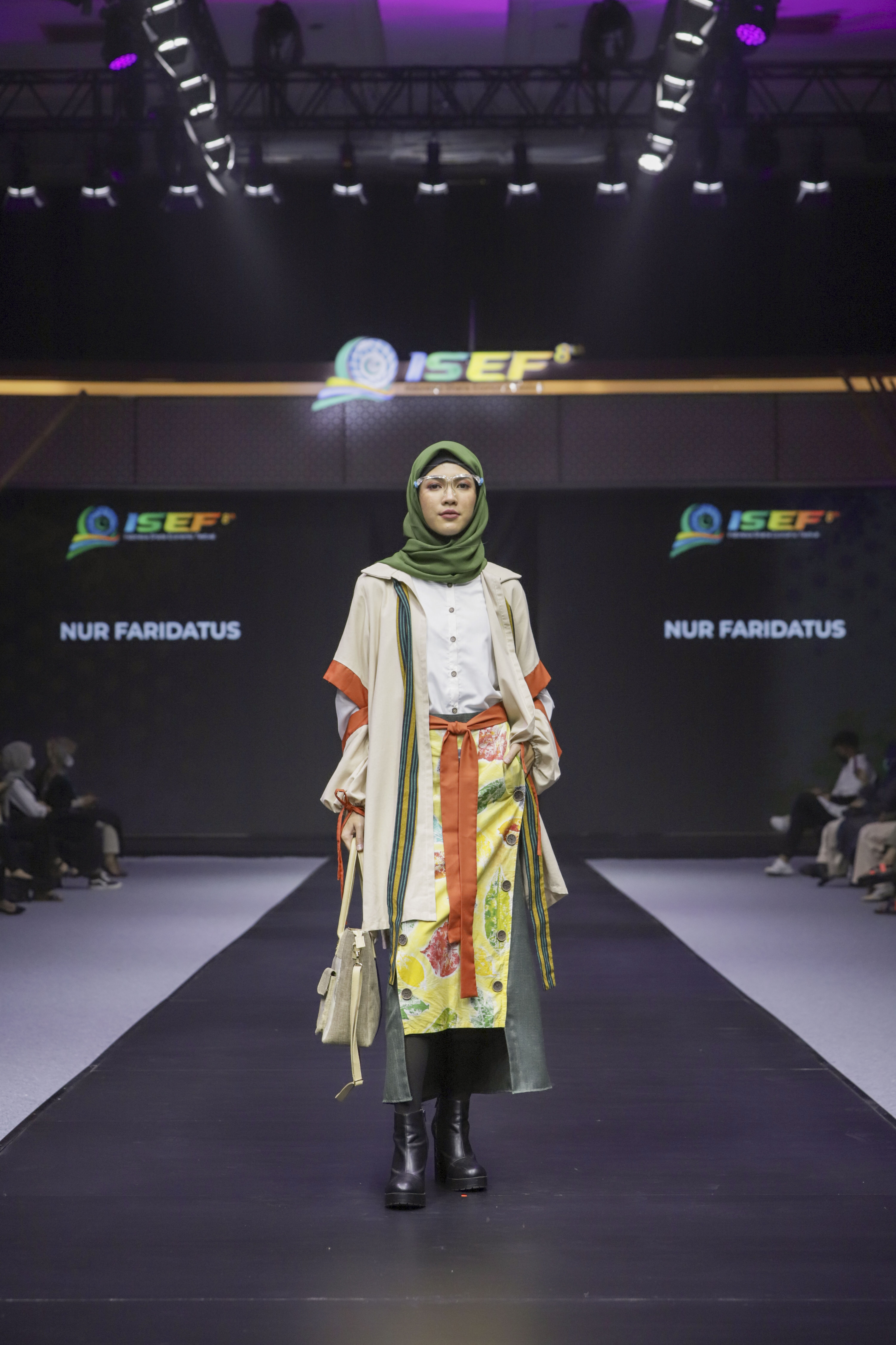 Rancangan Nur Faridatus di Modest Young Designer Competition ISEF 2021. (Dok. ISEF 2021, Indonesian Fashion Chamber)