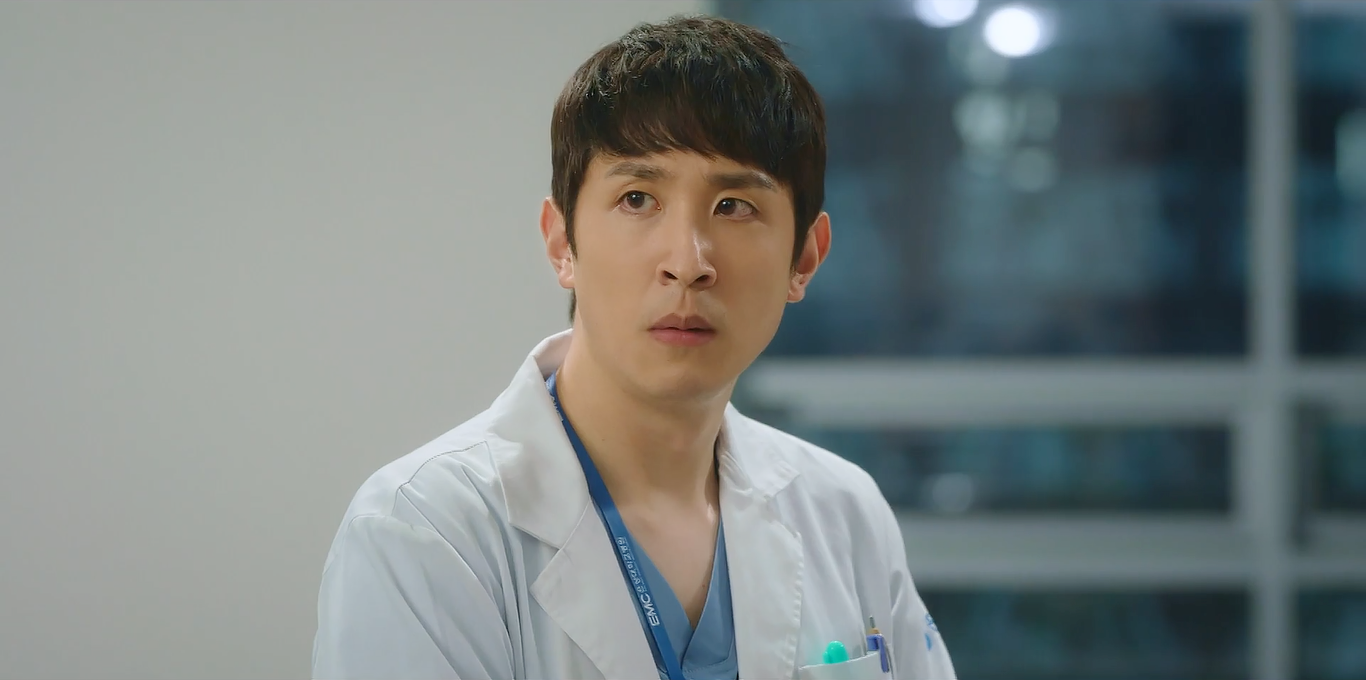 Ahn Tae-hwan sebagai Kim Jae-won dalam drama Ghost Doctor. (Dok. tvN/Viu)