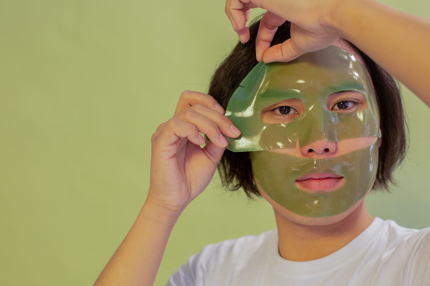 Rajin menggunakan sheet mask dapat membantu kulit tetap terhidrasi. (Photo by Monstera from Pexels)