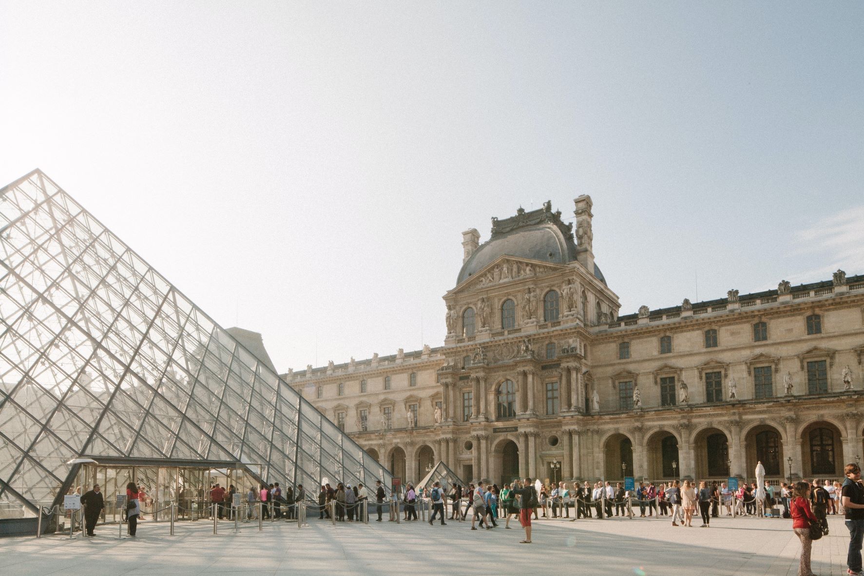 Louvre. (Sumber gambar: Pexels/Lina Kivaka)