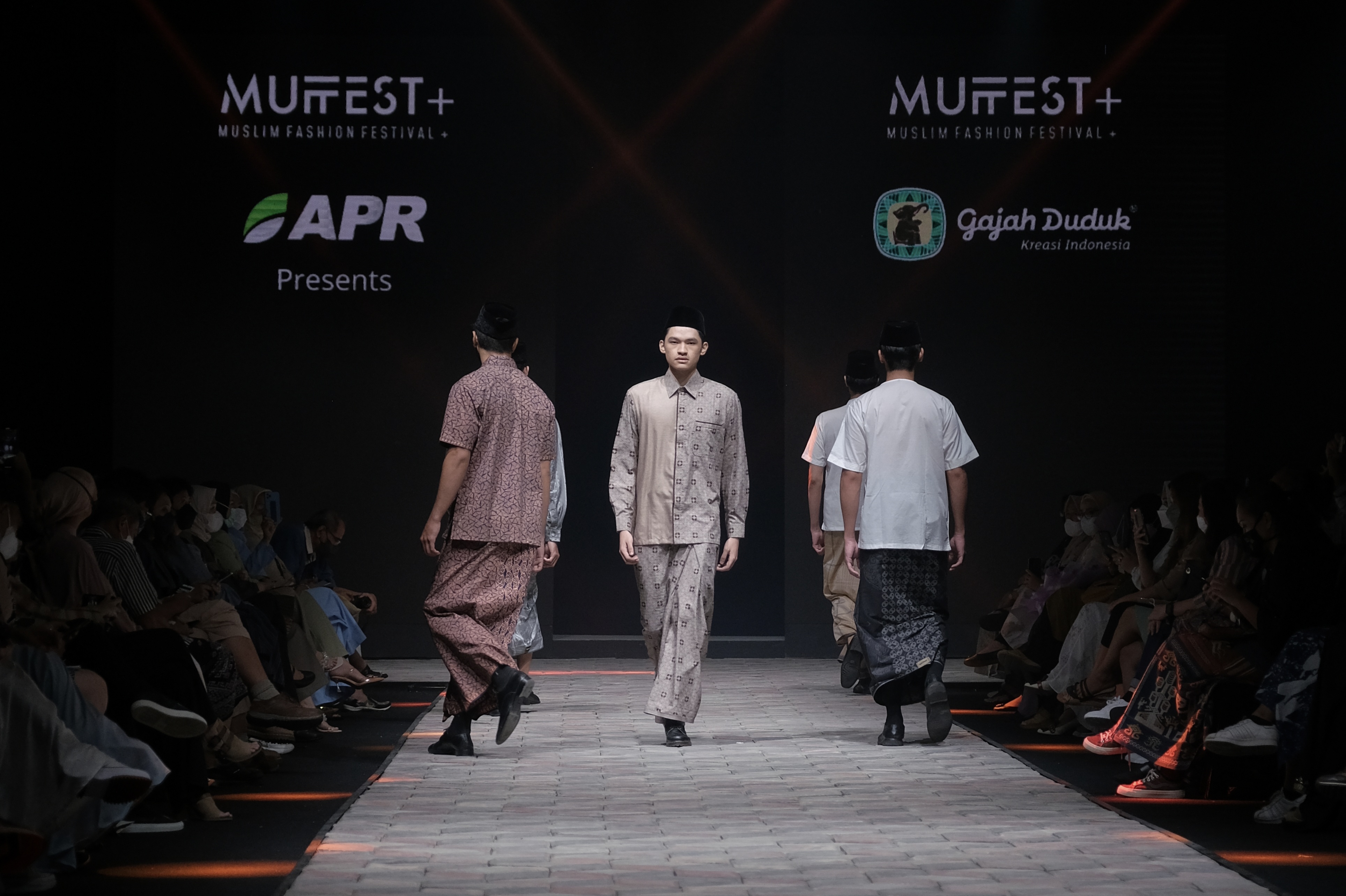 Koleksi UMKM Gajah Duduk dalam Sustainable Modest Fashion, Muslim Fashion Festival (MUFFEST+) 2022, Kamis (21/04/2022). (Sumber: MUFFEST+ 2022)