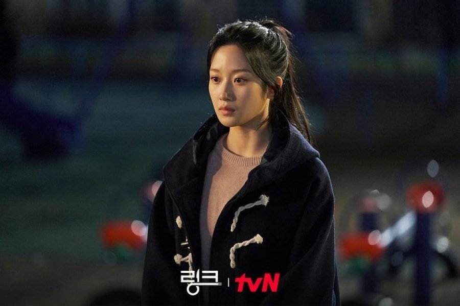 Moon Ga-young dalam serial Link: Eat, Love, Kill. (Sumber gambar: tvN)