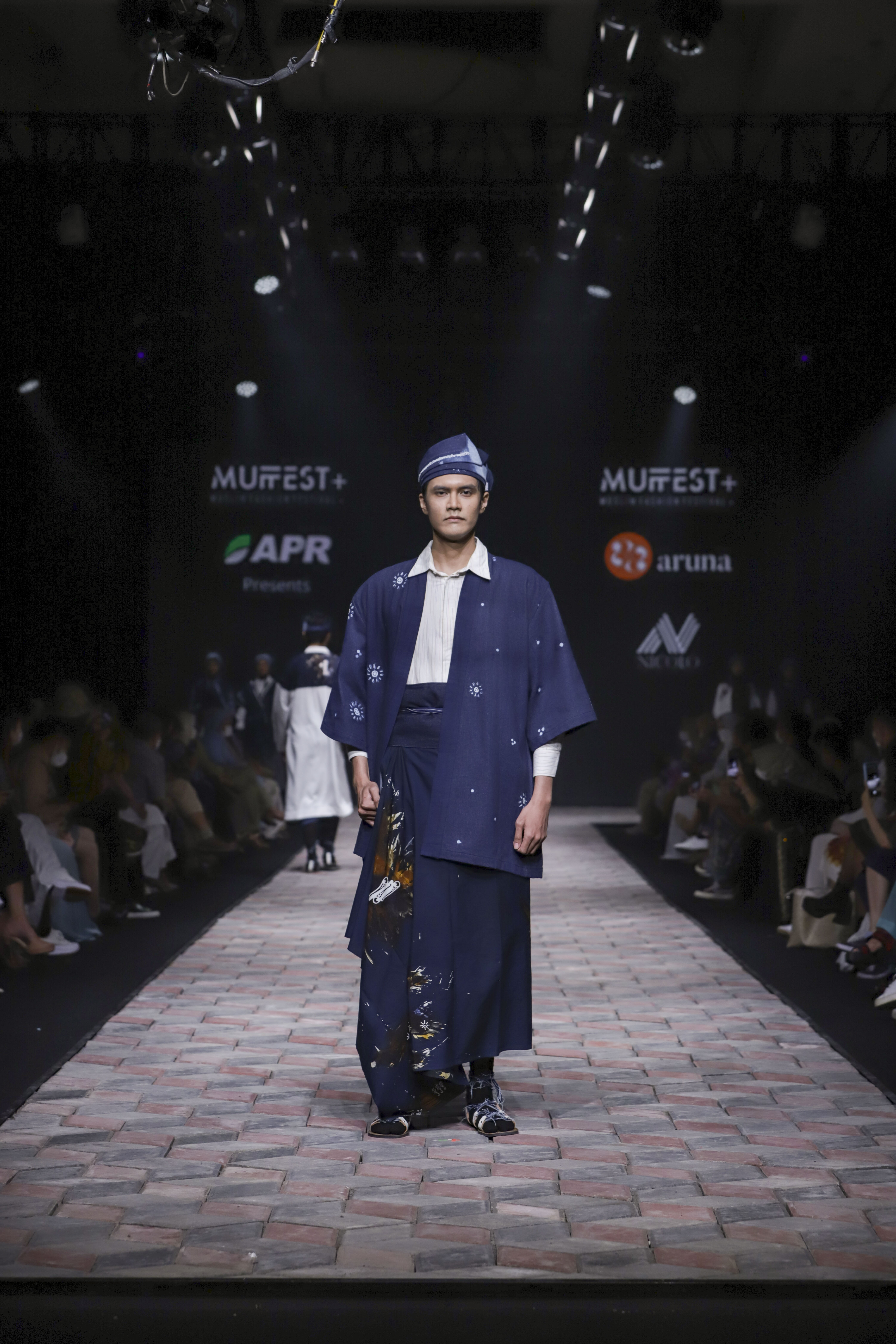 Koleksi UMKM Aruna Creative X Nicolo dalam Sustainable Modest Fashion, Muslim Fashion Festival (MUFFEST+) 2022, Kamis (21/04/2022). (Sumber: MUFFEST+ 2022)