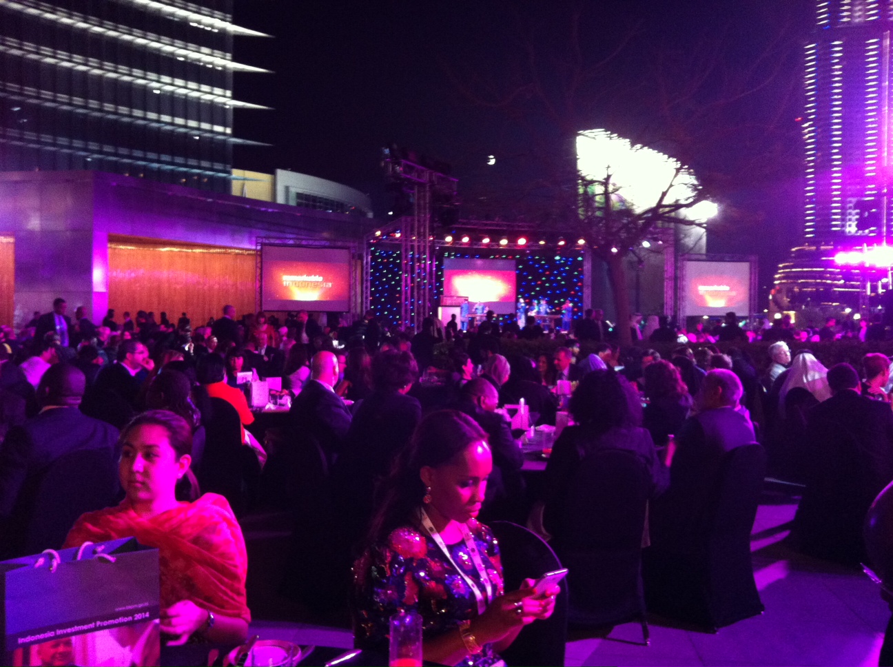 Suasana di restoran Armani, Burj Khalifa (Sumber gambar: Hypeabis/Roni)]