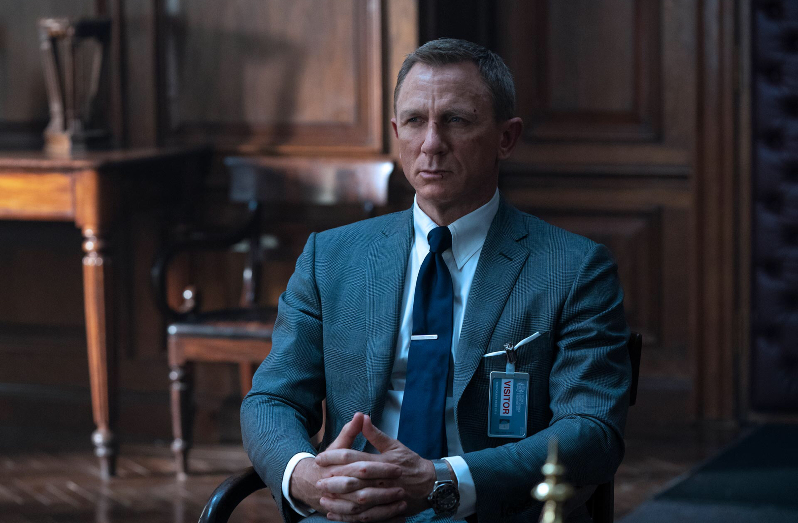 Daniel Craig sebagai James Bond 