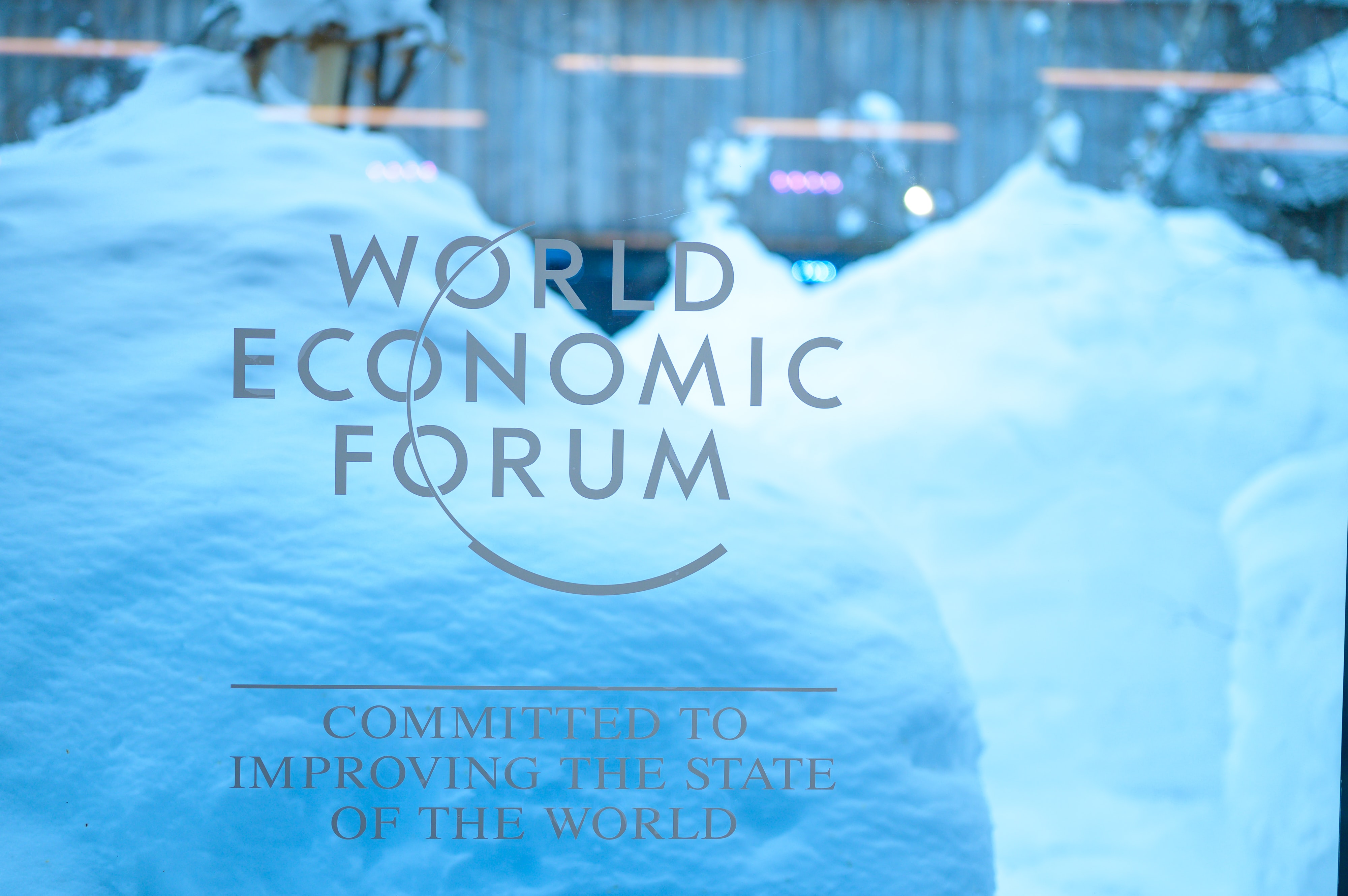 Logo World Economic Forum di Davos (Sumber gambar: Unsplash/Evangelic Saw)