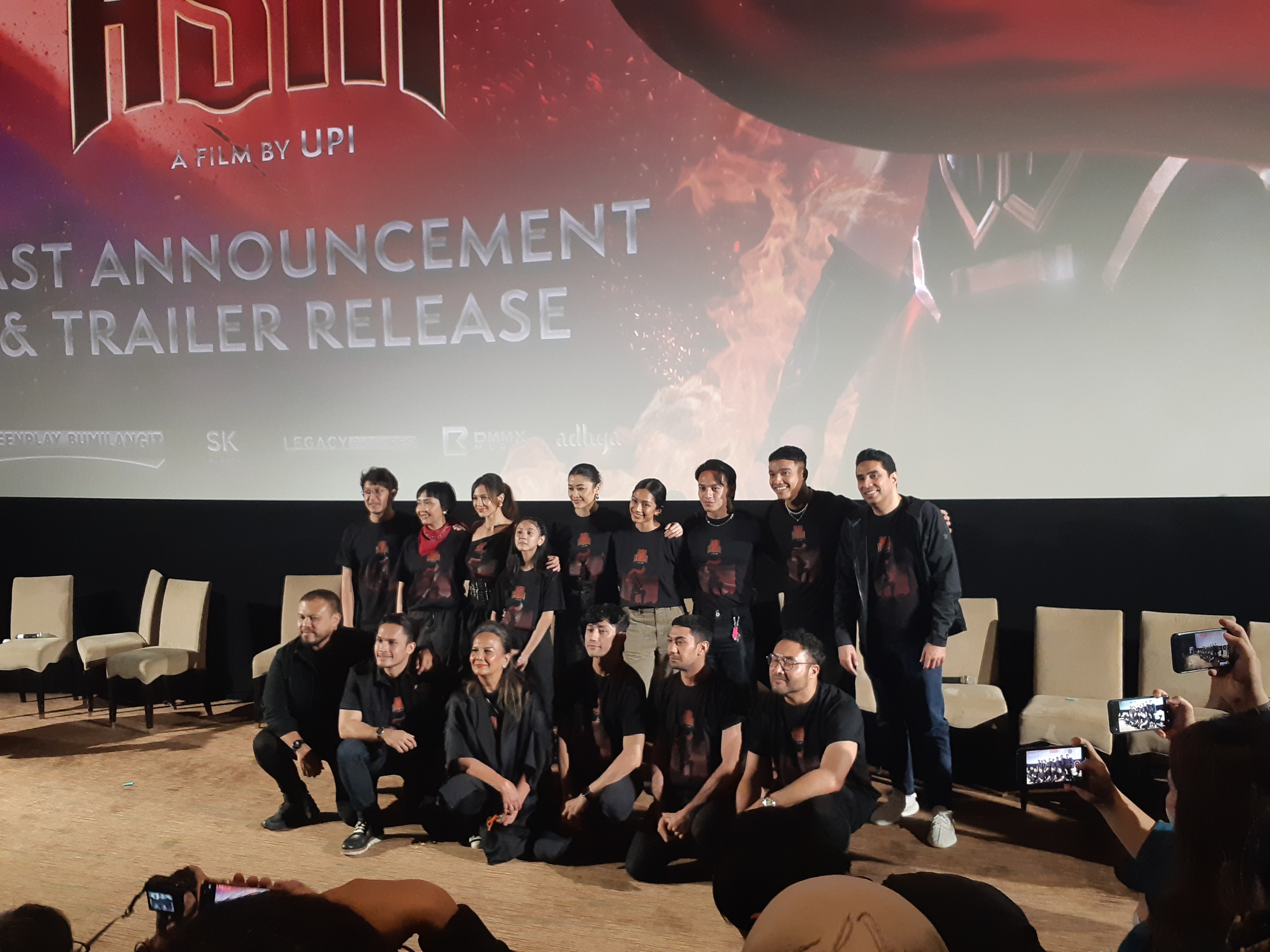 Para pemain dan kru film Sri Asih saat konferensi pers di XXI Plaza Senayan, Jakarta, Selasa (6/9/2022)-Sumber gam