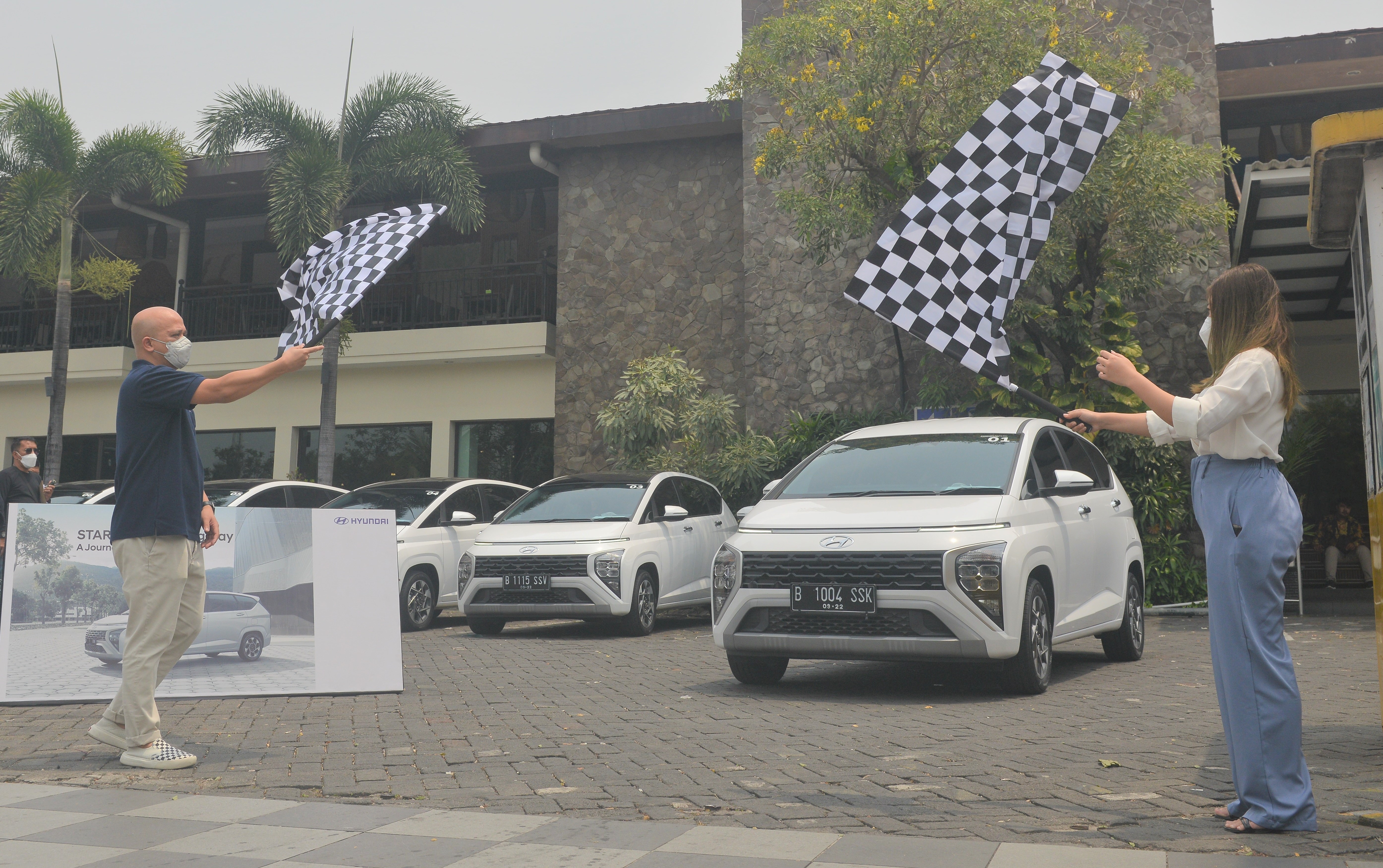 Flag off Hyundai Stargazer Media Drive_Batch 2 Day (Sumber gambar: Hyundai Motors Indonesia)