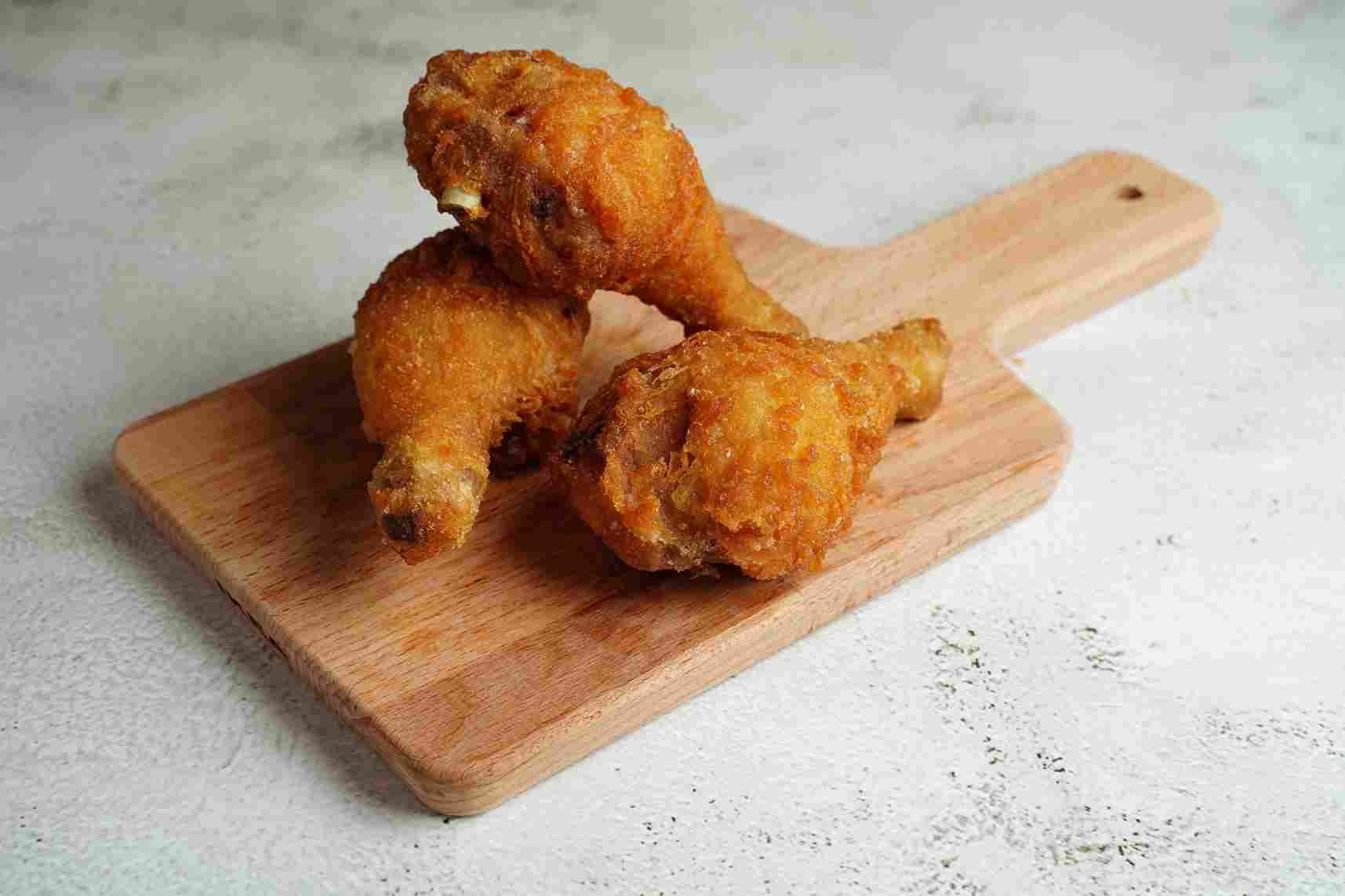 Fried chicken (Kai-Chieh Chan)