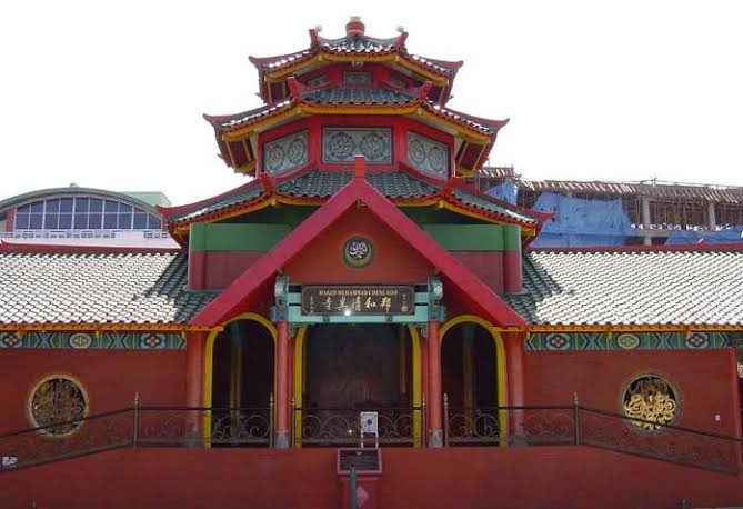 Masjid Laksamana Cheng Hoo (Sumber gambar: Wikimedia Commons)