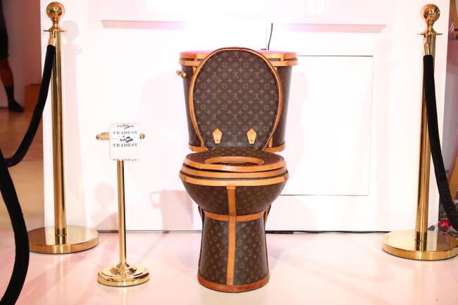 Toilet Louis Vuitton (Sumber gambar: Tradesy)