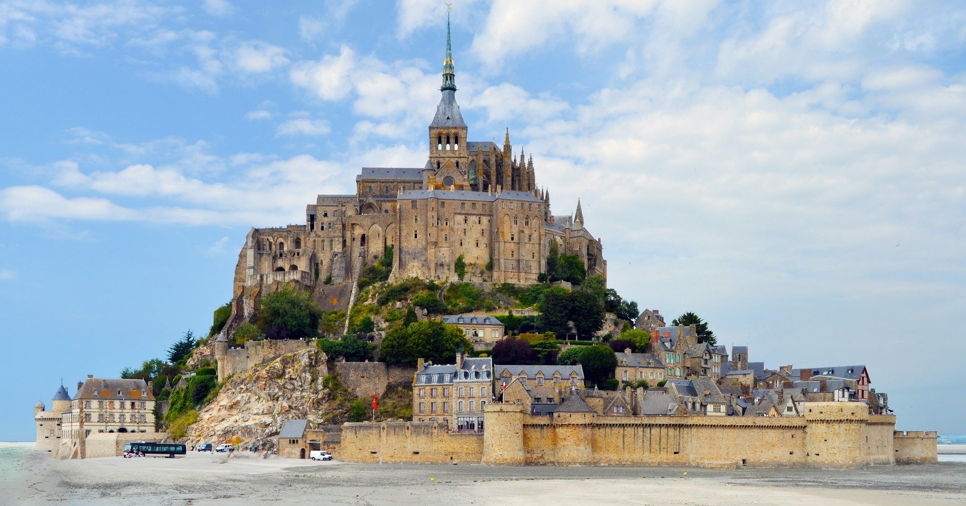 Ilustrasi Mont Saint Michel (sumber gambar Unsplash/Gilles DETOT)