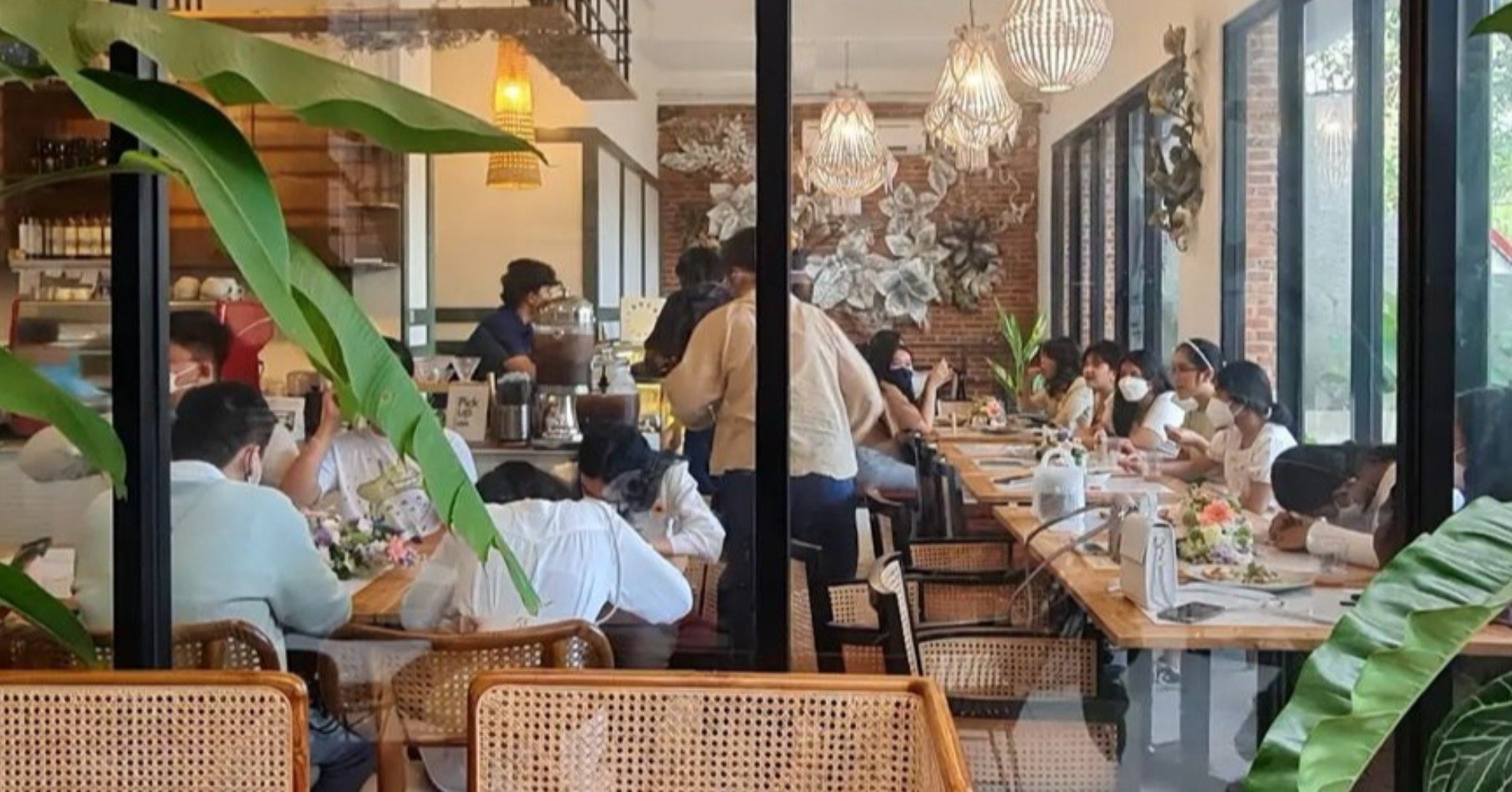Hypeabis Mau Bisnis Rumah Makan Yuk Intip Konsep Kafe Resto Ini Hot