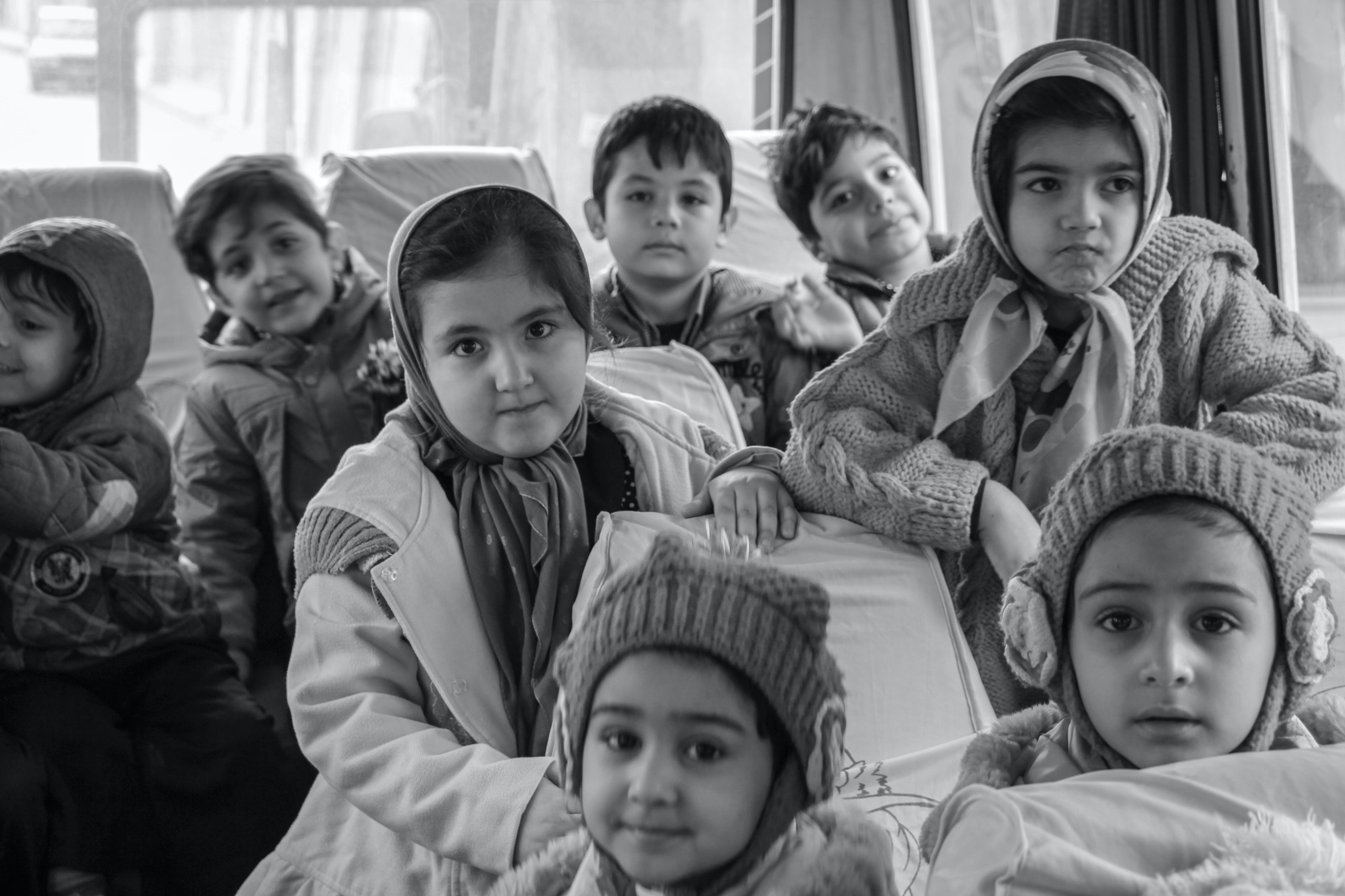 Ilustrasi anak yatim (Sumber gambar: Hossein Azarba/Unsplash)