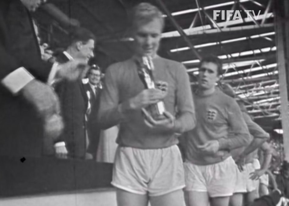 Trofi Piala Dunia 1966 (Sumber gambar: Youtube.com/FIFA)