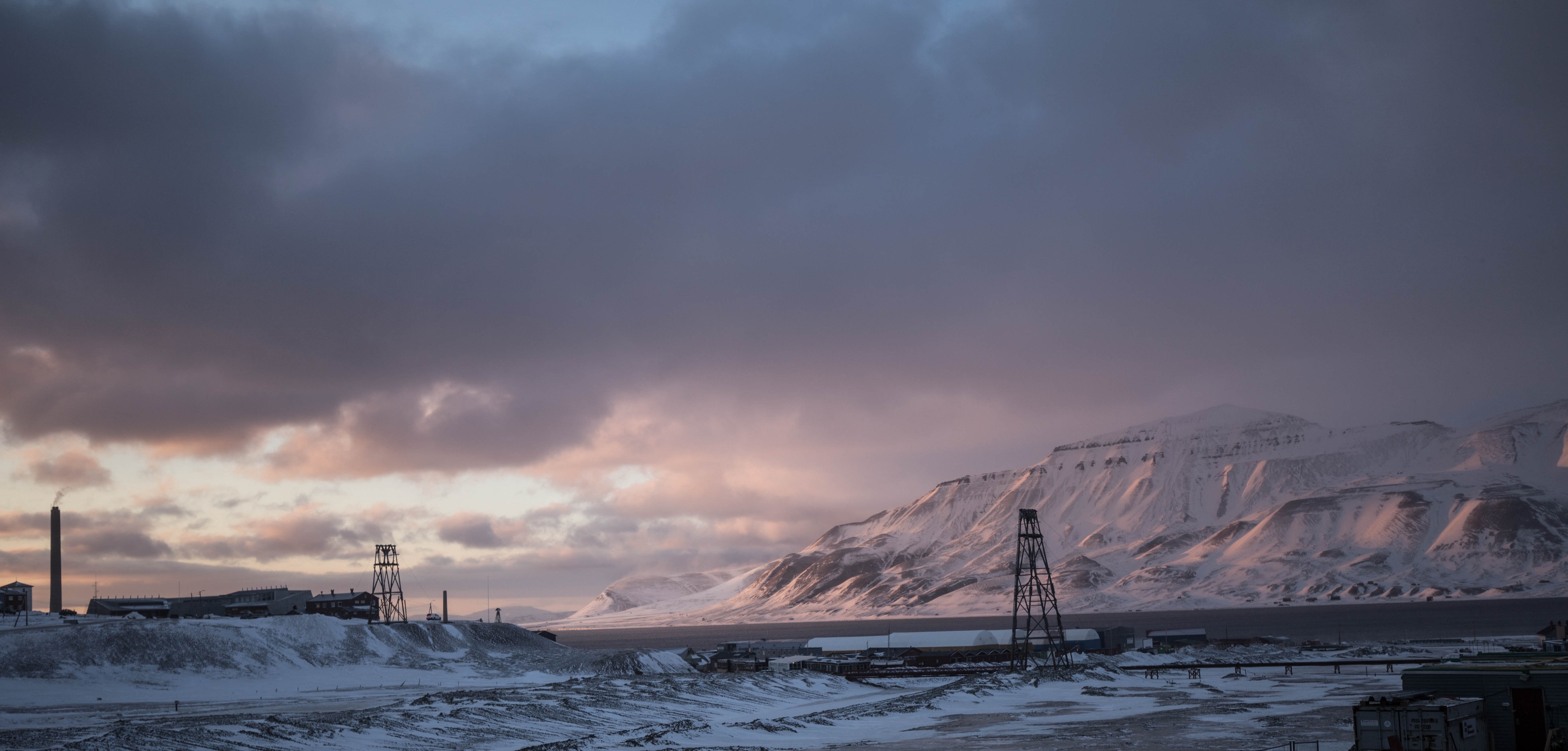 Svalbard (Sumber gambar: Unsplash/James Padolsey)