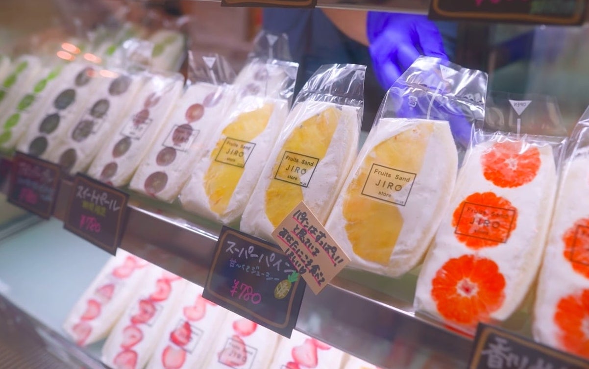 Fruit Sando (Sumber gambar: Youtube.com/Japan Food)
