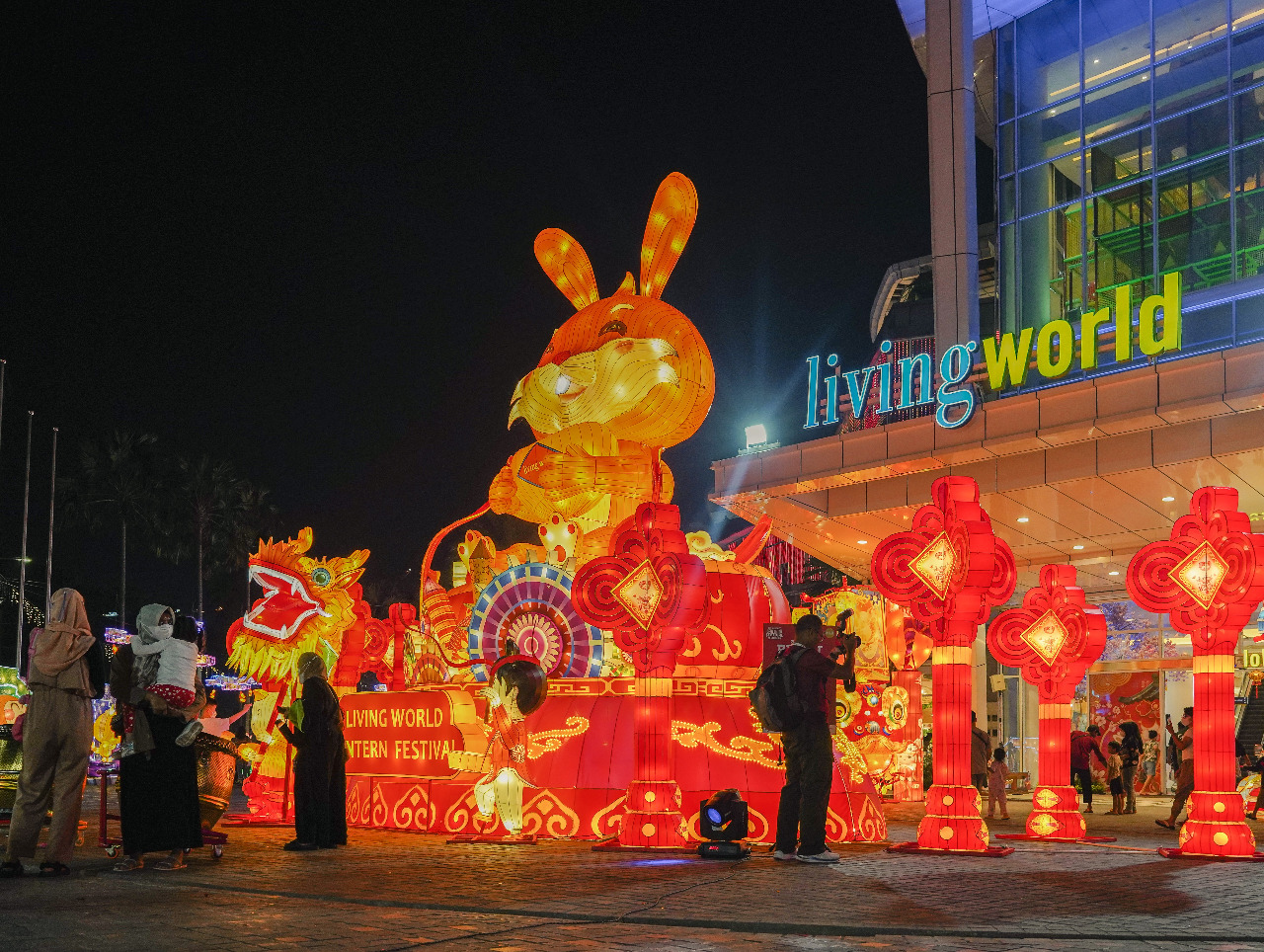 festival lampion The Biggest Lantern Festival in Indonesia (sumber gambar : Livin World)