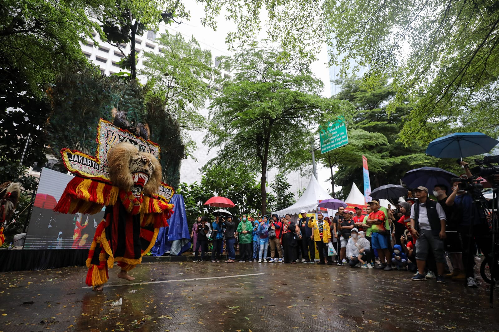 Penampilan Reog Ponorogo di Sunday Market LIT (Sumber gambar: Arief Hermawan/Hypeabis.id)