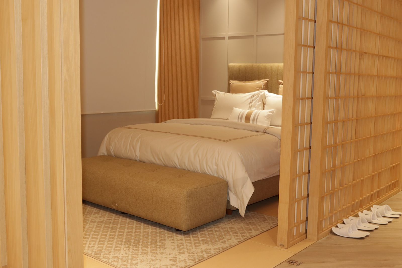 Ruangan untuk mencoba kasur (Sumber Foto: Alga Sleep Store)
