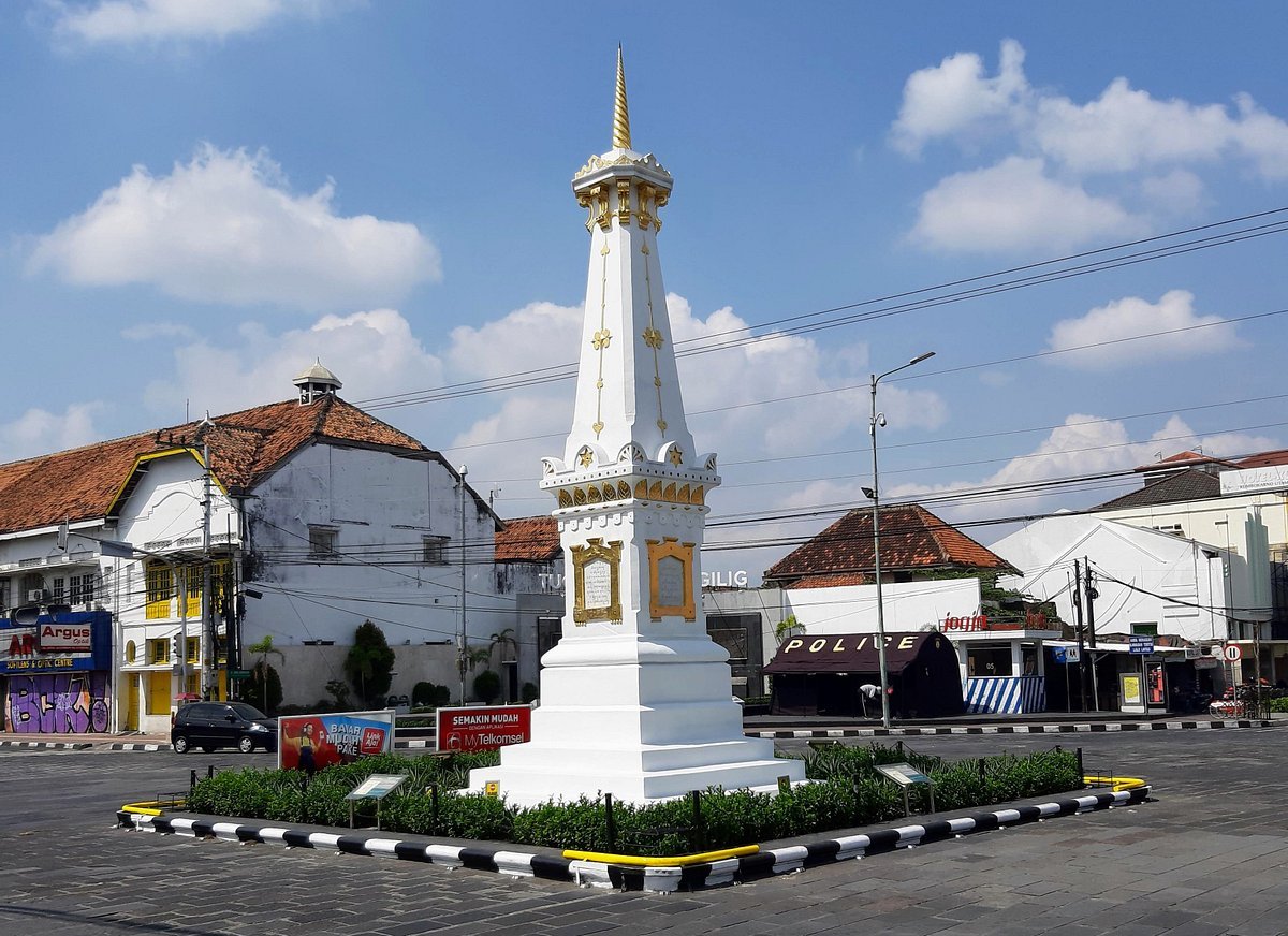 Tugu Yogyakarta (Sumber Foto: Trip Advisor)