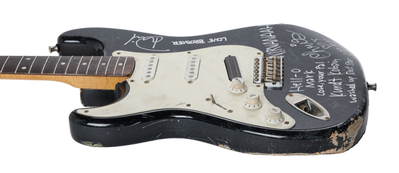 Kondidi gitar Kurt Cobain (sumber gambar Julien Auction)