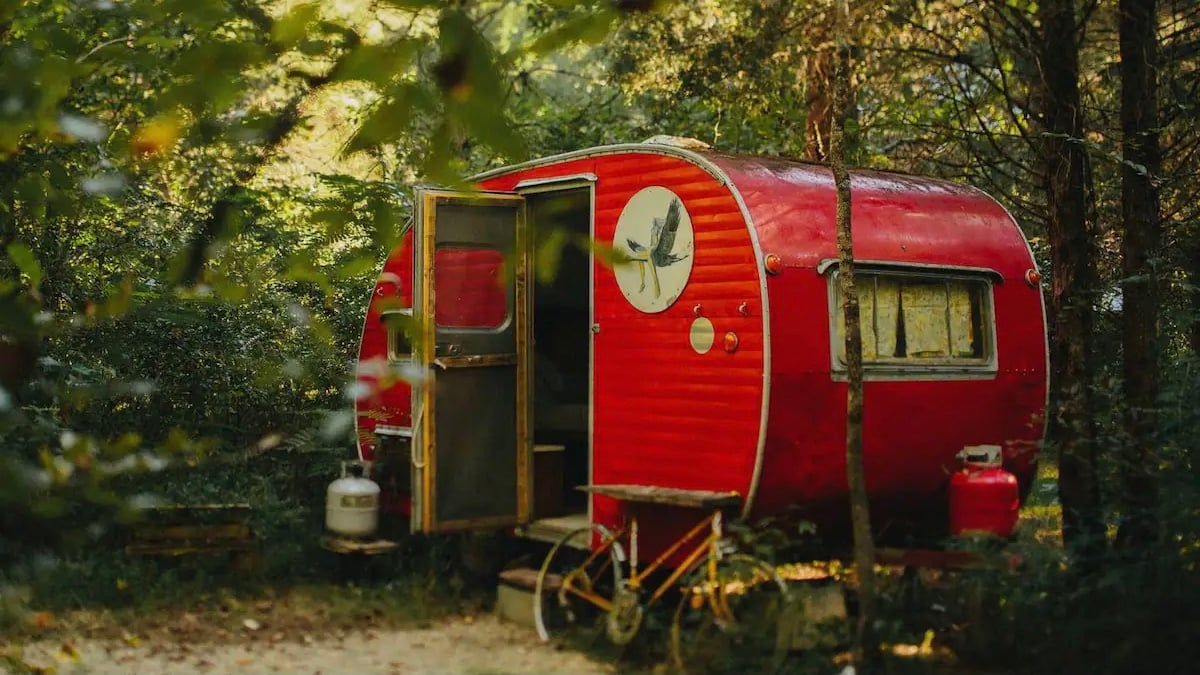 Camp Grits Solar Yellow Camper, Tennessee, Amerika Serikat.