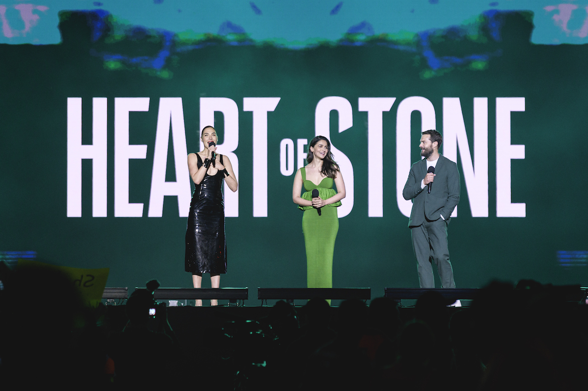  produksi Heart of Stone juga resmi merilis trailer dari film laga yang dijadwalkan tayang pada 11 Agustus 2023. (sumber gambar Netflix)