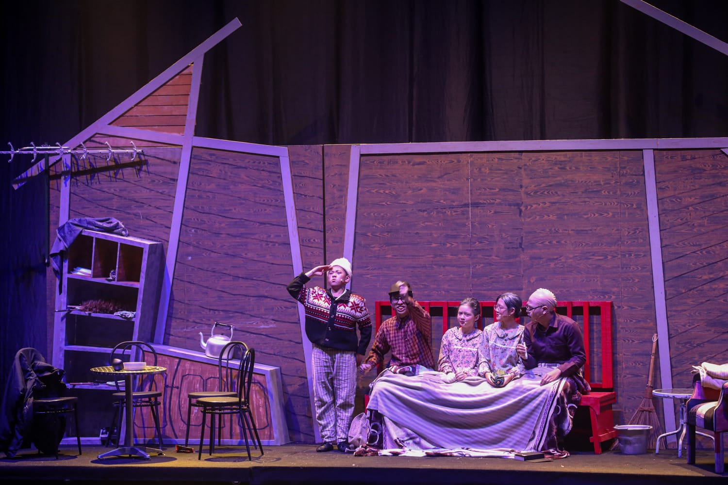 Salah satu adegan pertunjukan Drama Chocolate Factory The Musical (sumber gambar Hypeabis.id/Abdurachman)