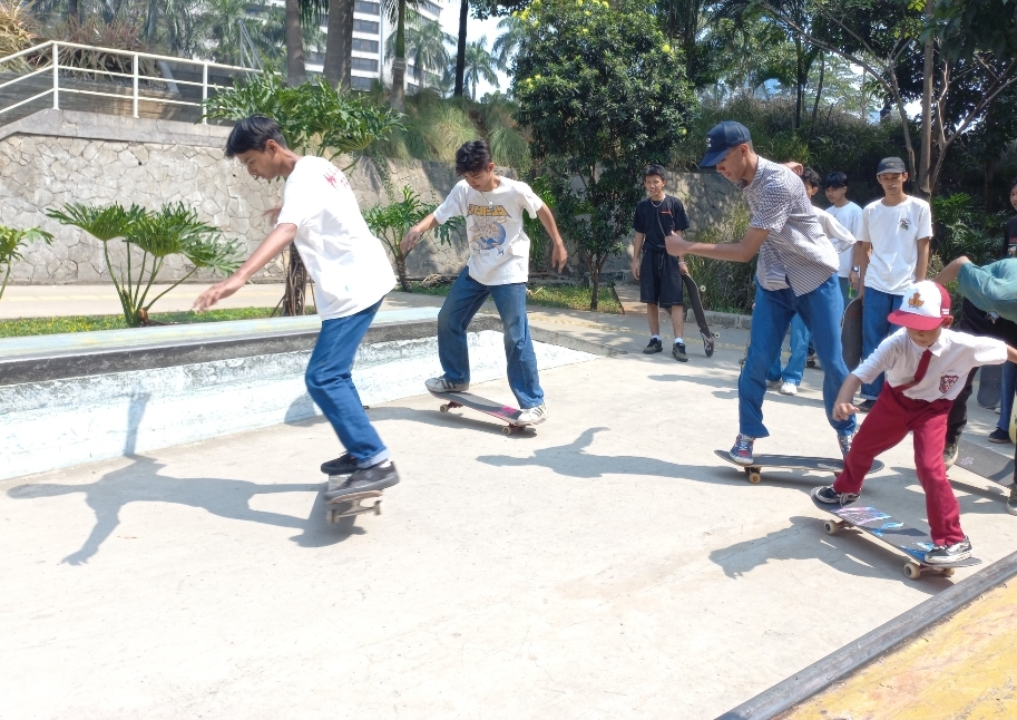 Jakarta Skateboarding gelar acara Skate Movement Independence Day di Skatepark Dukuh Atas, Jakarta Pusat. (Sumber gambar: Chelsea Venda/Hypeabis.id)