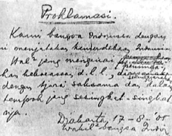 Penampakan naskah proklamasi asli tulisan tangan Ir. Soekarno. Sumber : Munasprok.go.id 