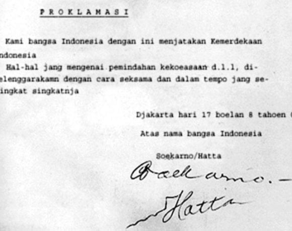 Naskah Proklamasi yang telah di ketik oleh Sayuti Maslik dari naskah aslinya yang telah dirumuskan oleh Ir. Soekarno, Moh. Hatta, dan Mr. Ahmad Soebardjo. Sumber : Munasprok.go.id