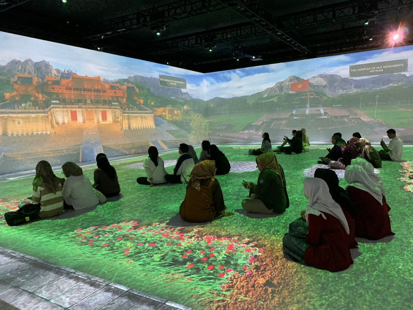 Suasana pameran The Magical Korea-ASEAN Cultural Heritage Immersive Experience di Museum Nasional, Jakarta. (Sumber gambar: Hypeabis.id/Luke Andaresta)