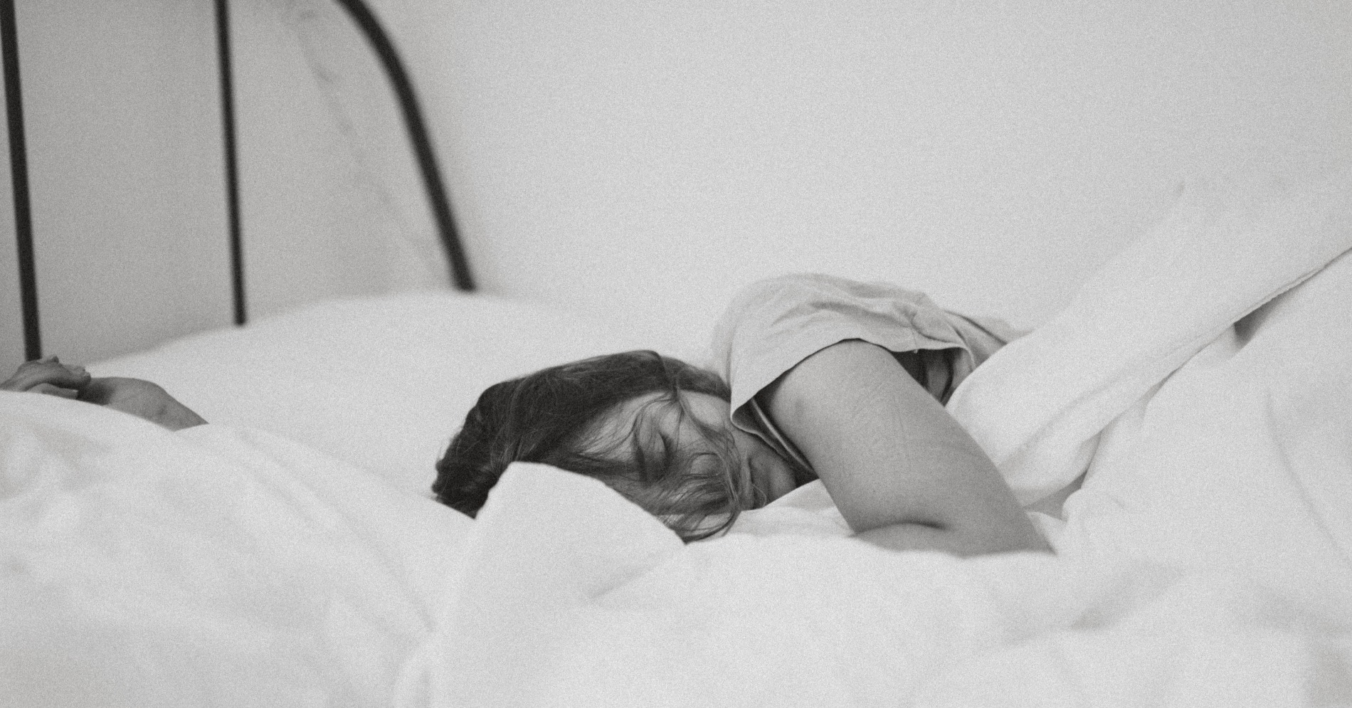 Meluangkan waktu tidur penting mengurangi tekanan pekerjaan (Sumber gambar: Singa Howard, Unsplash)