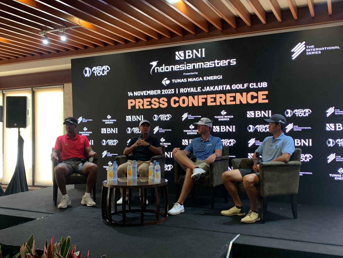 Para pegolf terbaik dunia yang bakal berlaga di Indonesian Masters 2023 dalam acara konferensi pers di Royale Jakarta Golf Club, Selasa (14/11/2023). Sumber gambar: Hypeabis.id/Luke Andaresta