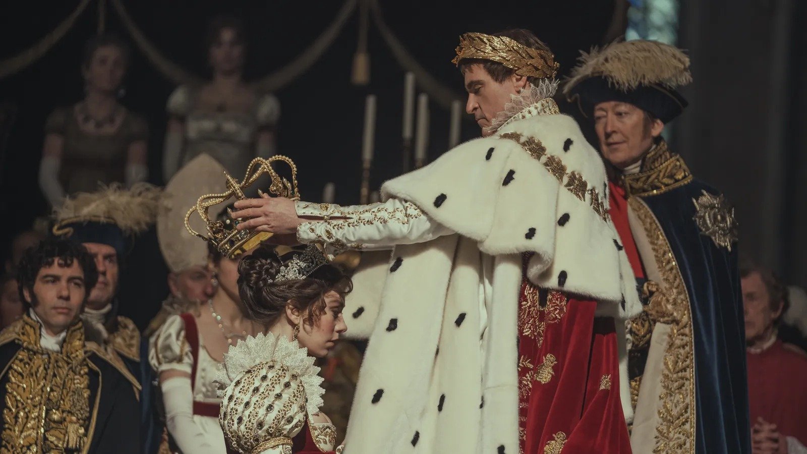 Vanessa Kirby dan Joaquin Phoenix di film Napoleon. (Sumber foto: Columbia Pictures)
