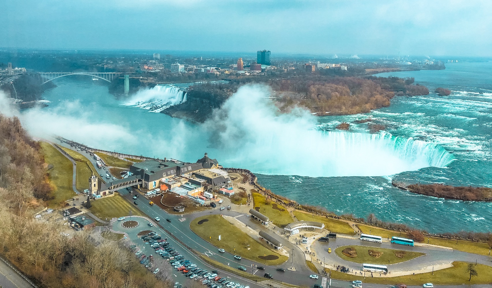 Niagara Falls (sumber gambar Unsplash/Dalma Dioszegi)
