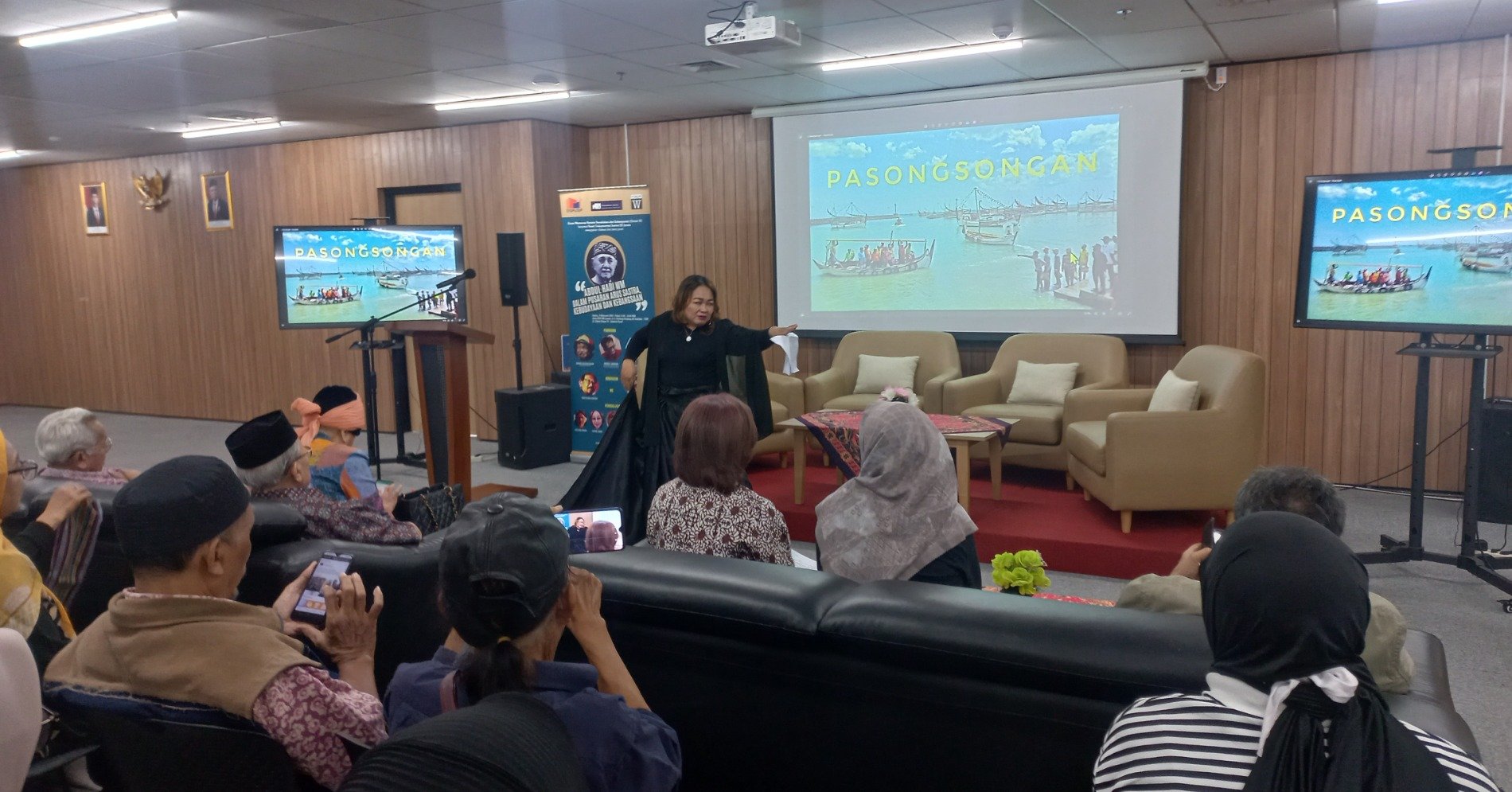 Diskusi Abdul Hadi W.M Dalam Pusaran Arus Sastra, Kebudayaan, dan Kebangsaan di TIM, Jakarta, Sabtu (3/2/2024). (Chelsea Venda/Hypeabis.id)