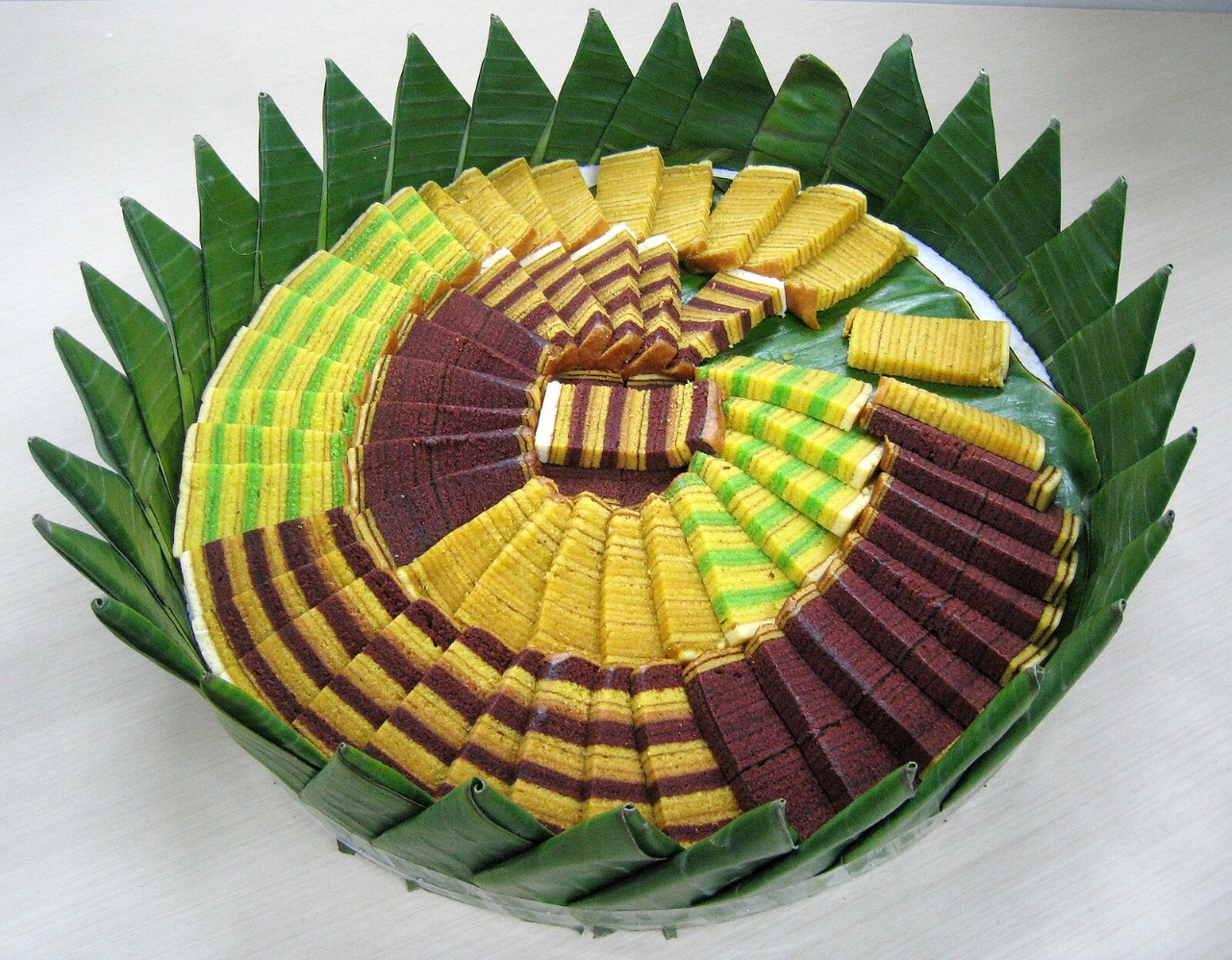 Kue Lapis Legit. (Sumber gambar: Wikimedia Commons)