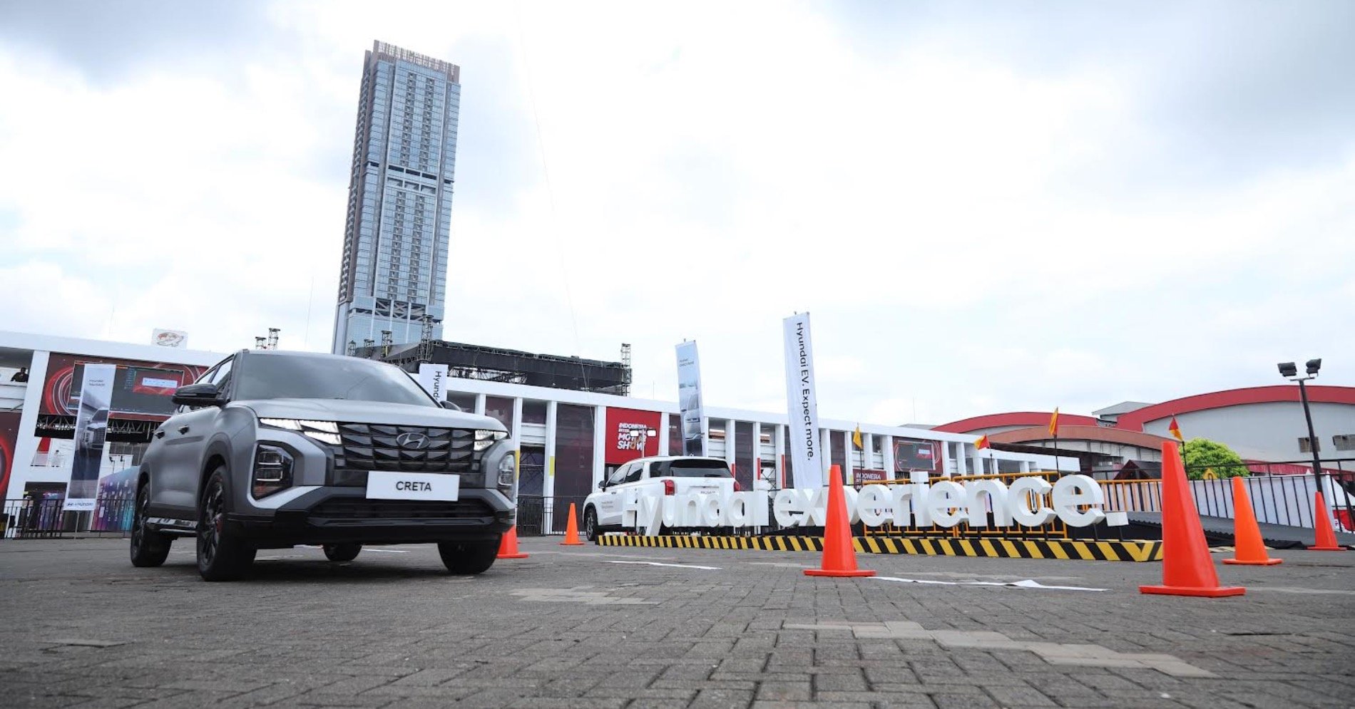 Area test drive Hyundai selama IIMS 2024 di JiExpo Kemayoran, Jakarta. (Sumber gambar : Hyundai)